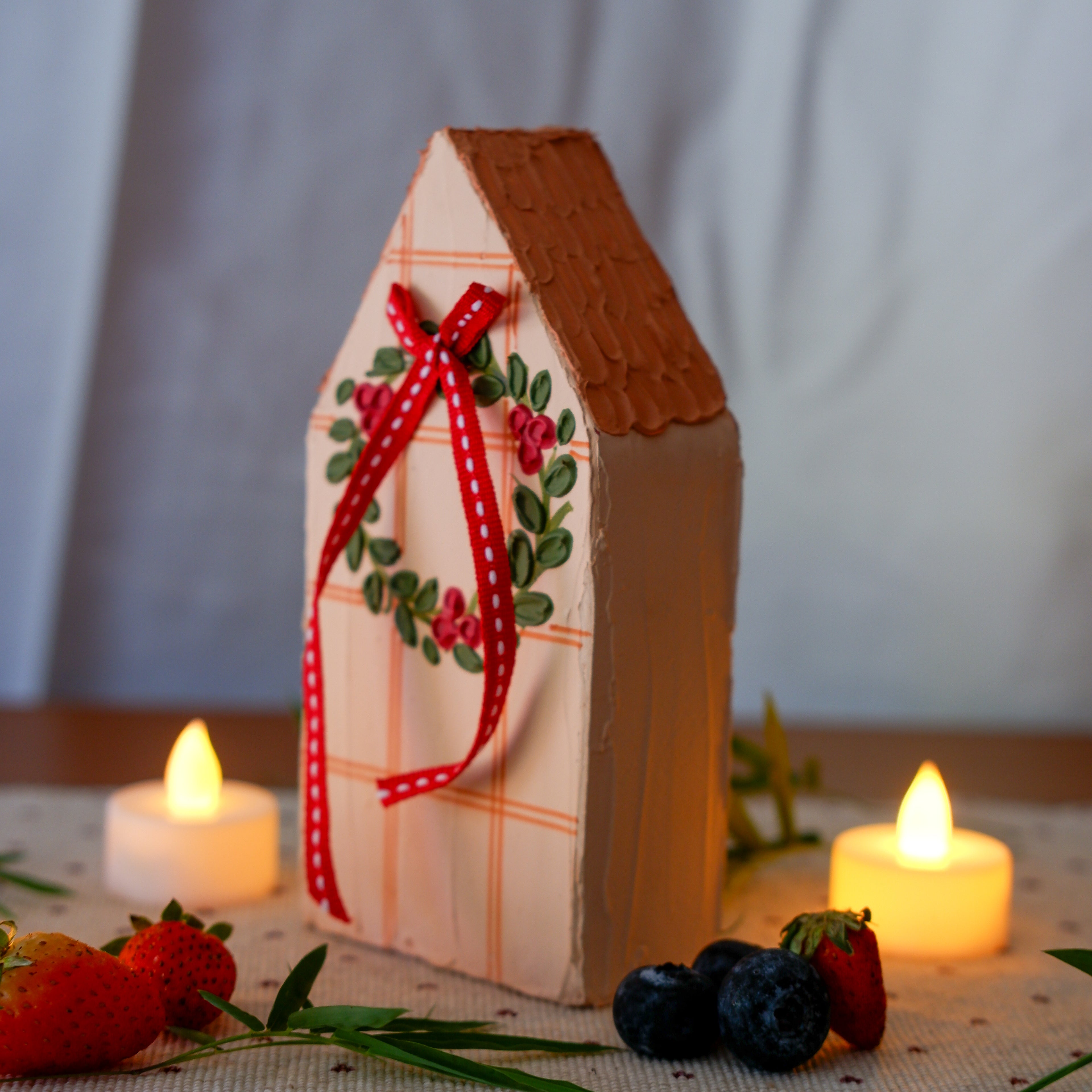 The Cherry Check House with Roof (M)